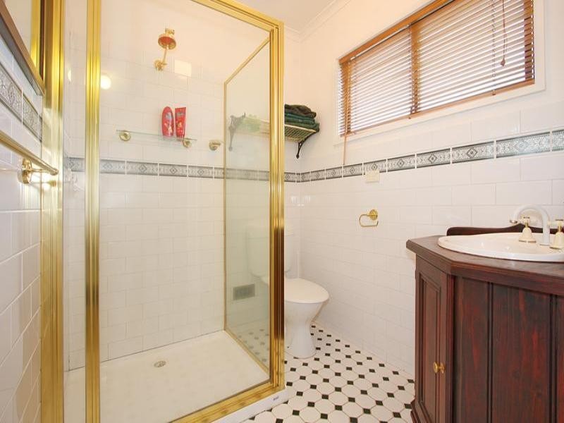 24 Dallas Avenue, Hughesdale VIC 3166