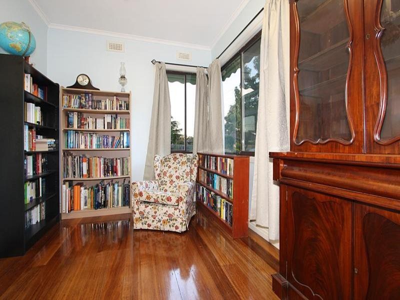 24 Dallas Avenue, Hughesdale VIC 3166