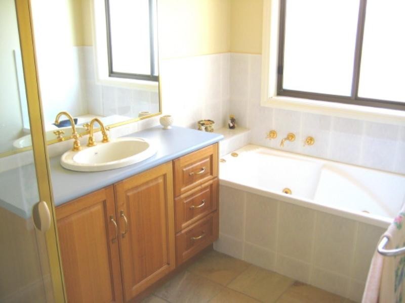 1 Park View Drive, Carnegie VIC 3163