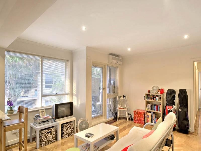 10/21 Royal Avenue, Carnegie VIC 3163