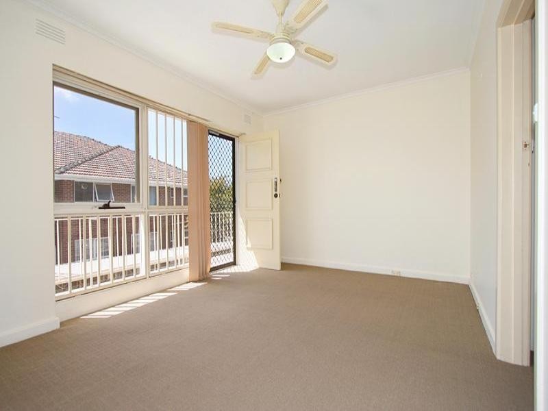 9/16 Kokaribb Road, Carnegie VIC 3163