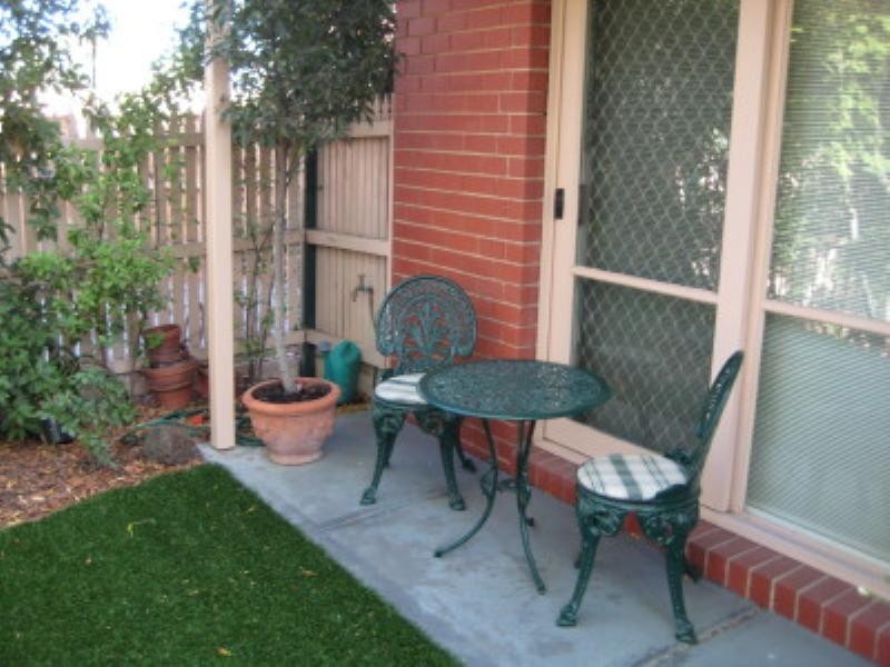 1/7 Vine Grove, Carnegie VIC 3163