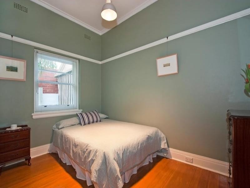 2 Poplar Grove, Carnegie VIC 3163