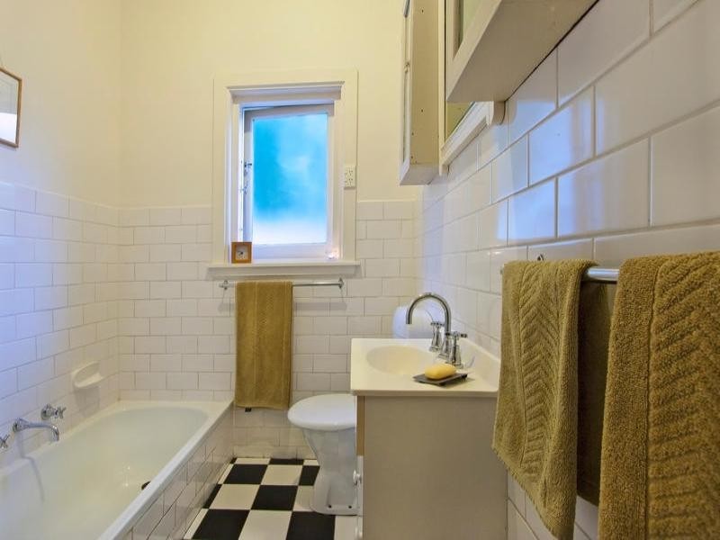 2 Poplar Grove, Carnegie VIC 3163