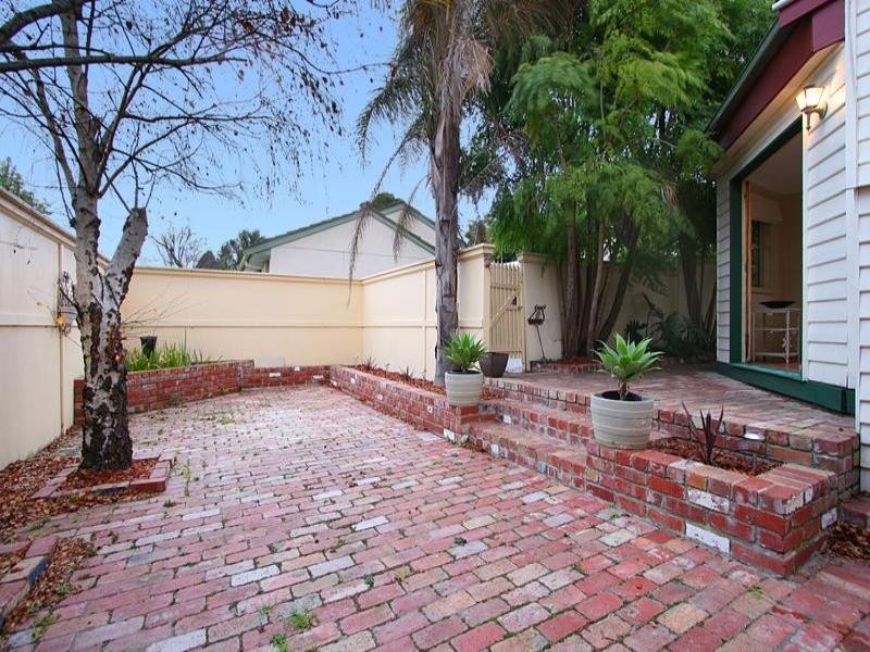 1/2 Kalymna Grove, Chadstone VIC 3148