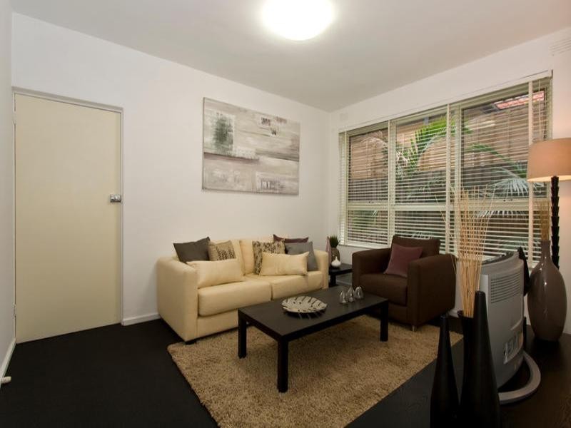 2/106 Mimosa Road, Carnegie VIC 3163