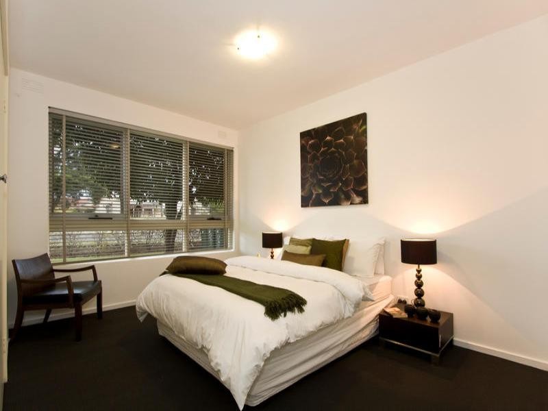 2/106 Mimosa Road, Carnegie VIC 3163