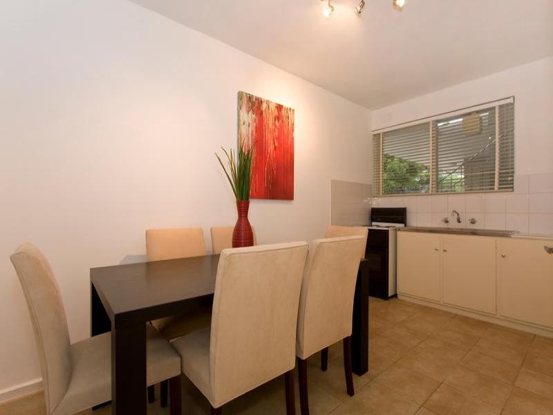 2/106 Mimosa Road, Carnegie VIC 3163