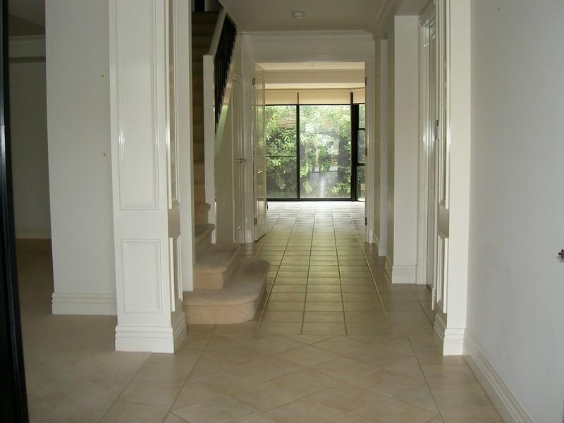 33 Winston Way, Murrumbeena VIC 3163