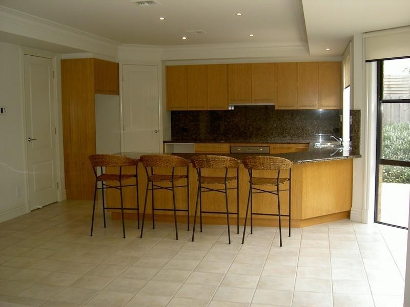 33 Winston Way, Murrumbeena VIC 3163