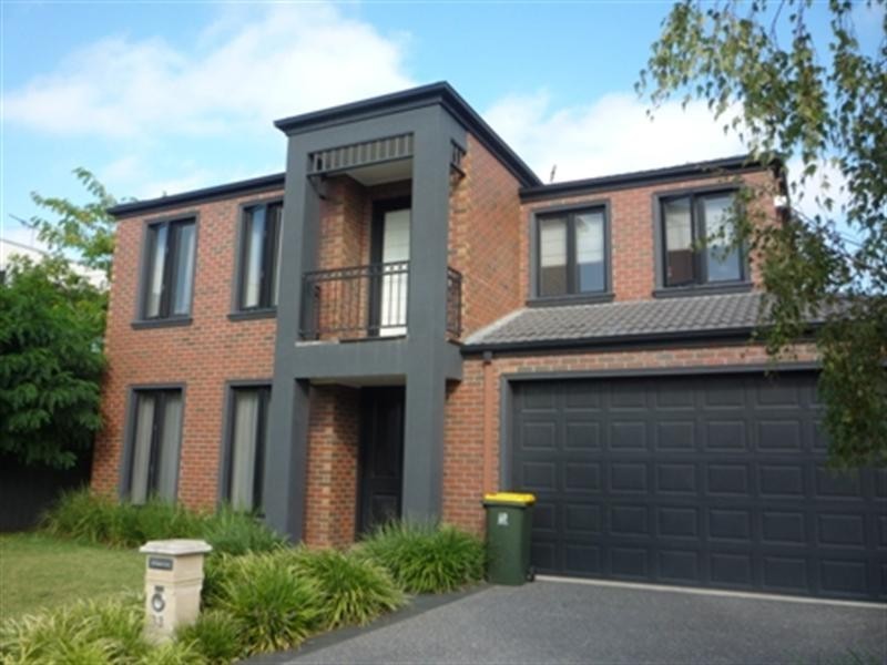 33 Winston Way, Murrumbeena VIC 3163