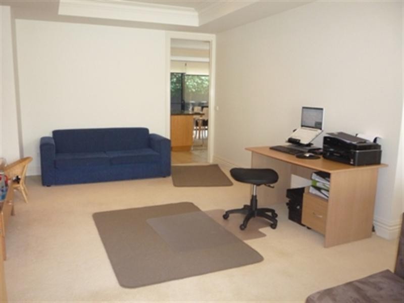 33 Winston Way, Murrumbeena VIC 3163