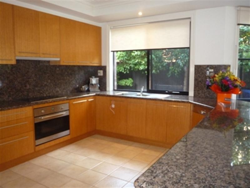 33 Winston Way, Murrumbeena VIC 3163