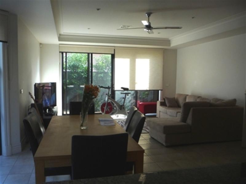 33 Winston Way, Murrumbeena VIC 3163