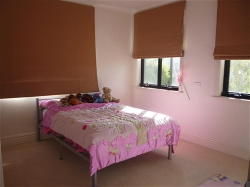 33 Winston Way, Murrumbeena VIC 3163