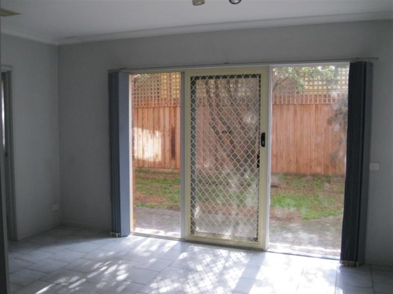 4/10 Palmerston Grove, Oakleigh VIC 3166