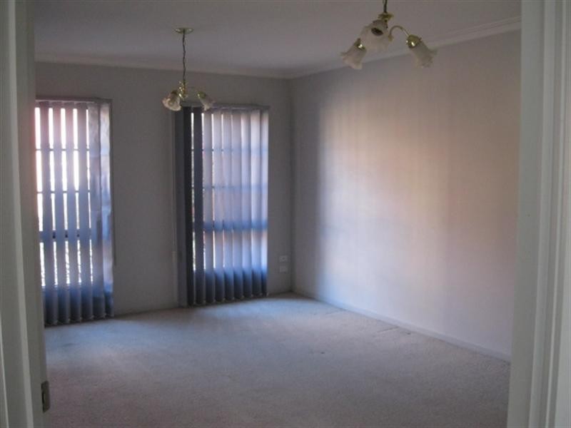 4/10 Palmerston Grove, Oakleigh VIC 3166