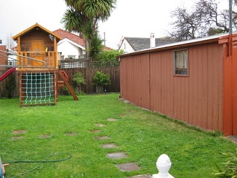 4 Nirvana Avenue, Malvern East VIC 3145