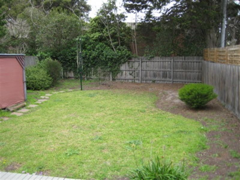 110 Kangaroo Road, Hughesdale VIC 3166