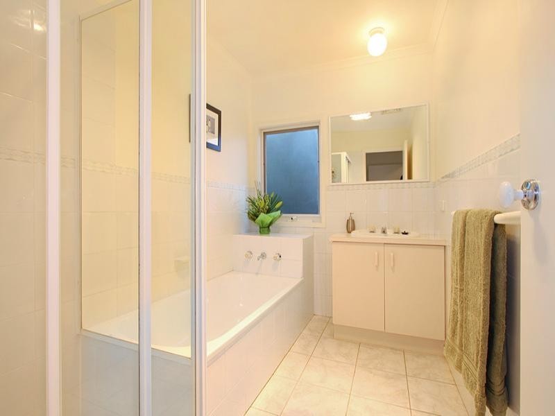 4/16 Yendon Road, Carnegie VIC 3163