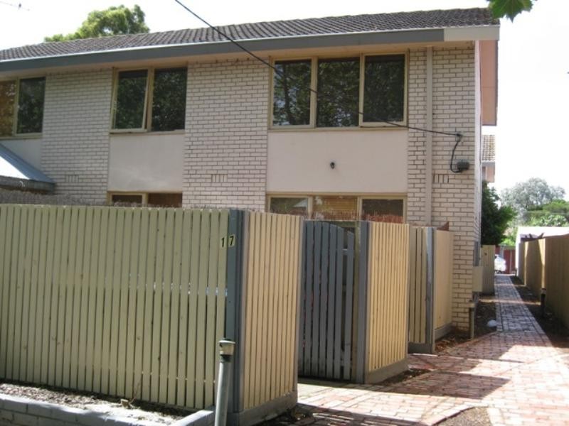 2/17 Moama Road, Malvern East VIC 3145