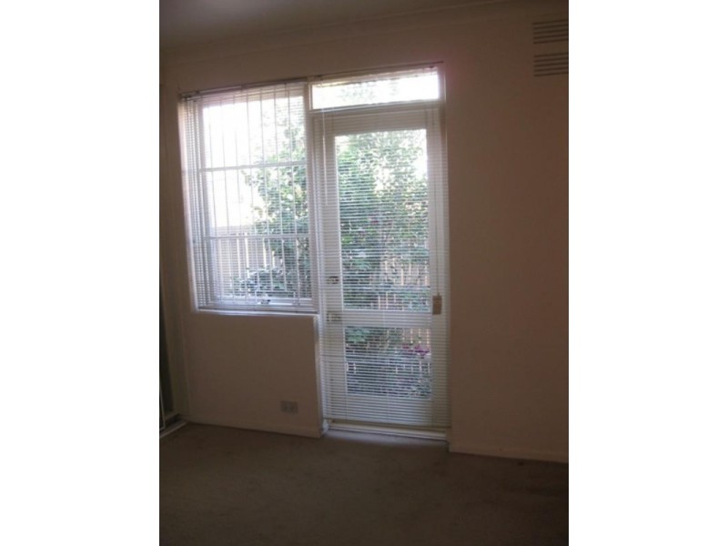 2/17 Moama Road, Malvern East VIC 3145