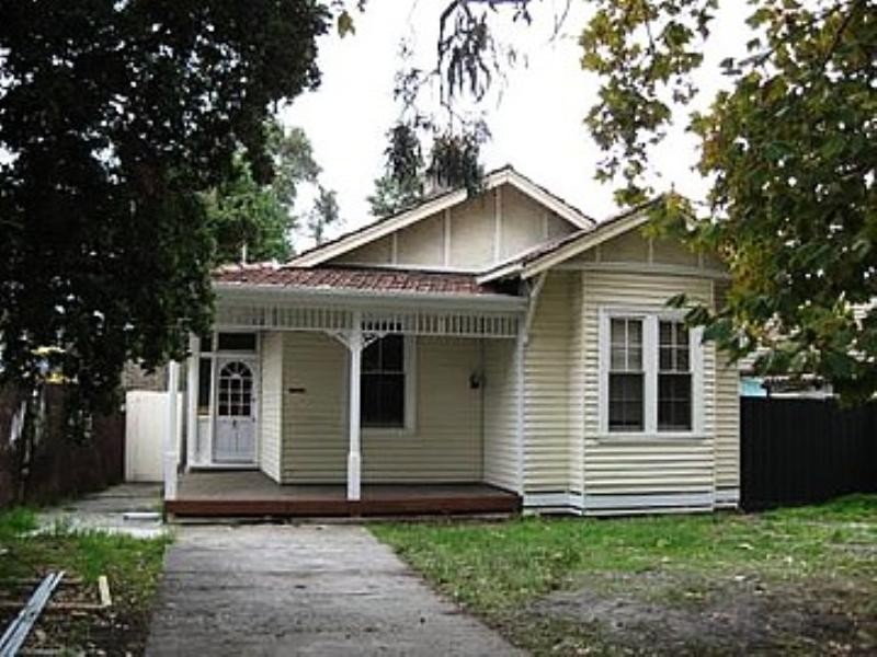 31 Leamington Crescent, Carnegie VIC 3163