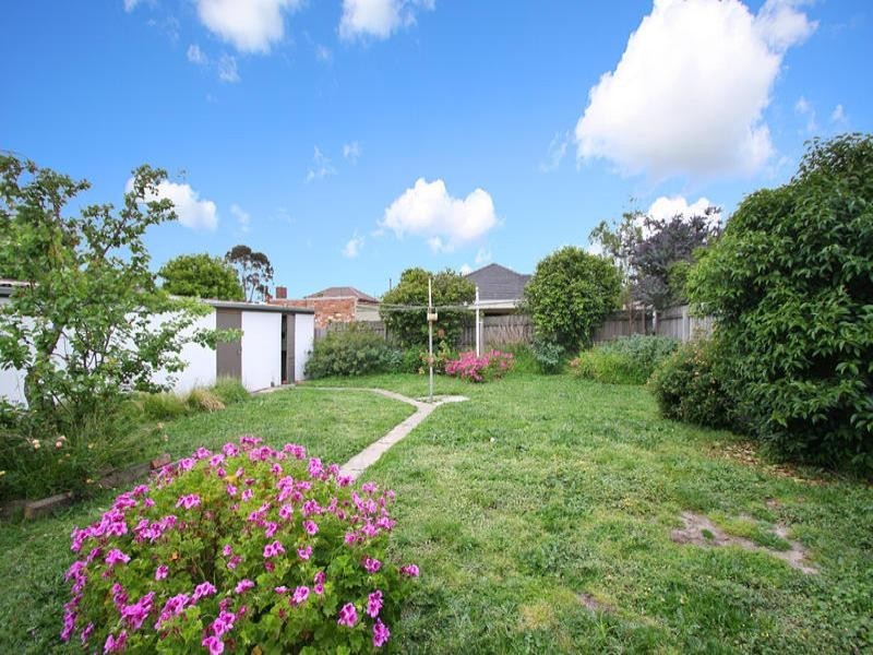 5 Burns Avenue, Murrumbeena VIC 3163