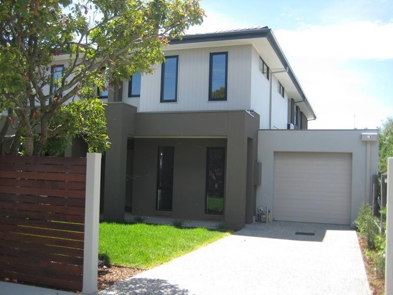 12 Lonsdale Avenue, Hampton East VIC 3188