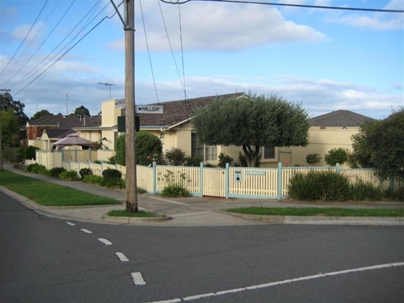 4 Halliday Court, Hughesdale VIC 3166