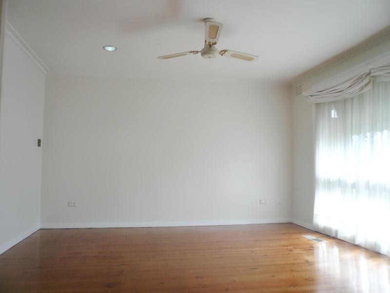 2/1 BARKLY Street, Hughesdale VIC 3166