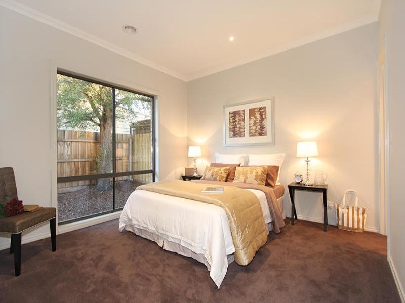 2A Holywood Grove, Carnegie VIC 3163