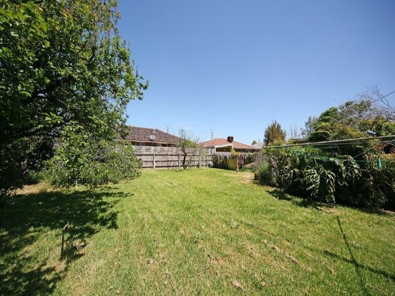 24 FAIRBANK Road, Bentleigh VIC 3204