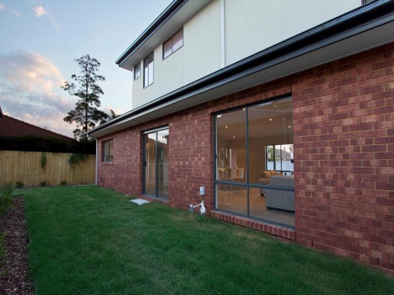 2B Holywood Grove, Carnegie VIC 3163