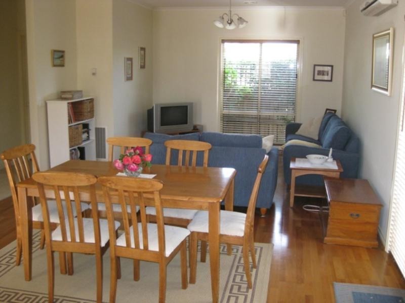 2/24 First Street, Clayton South VIC 3169