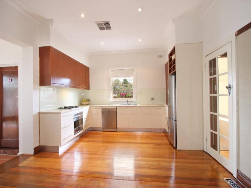 108 Kangaroo Road, Hughesdale VIC 3166