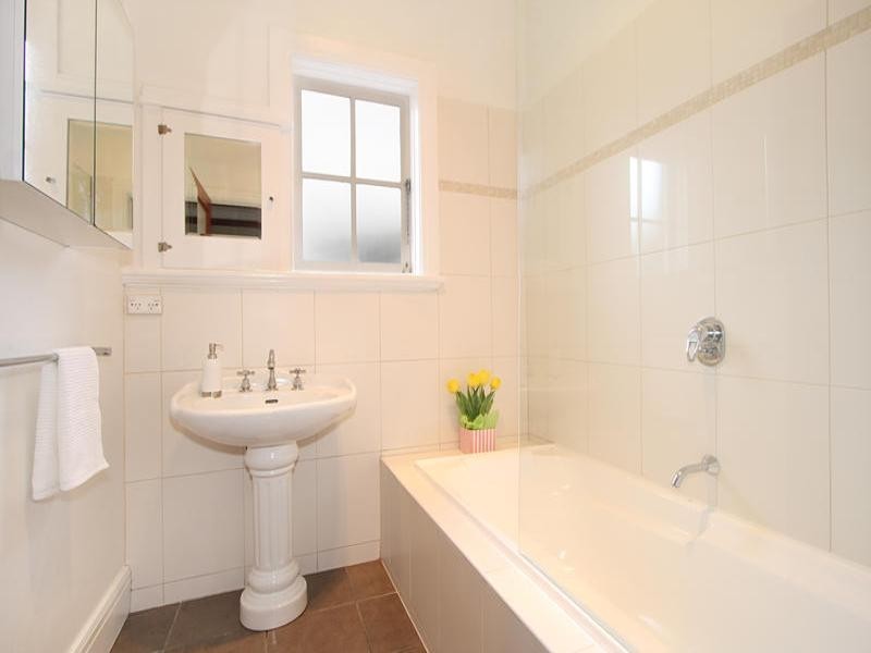 108 Kangaroo Road, Hughesdale VIC 3166