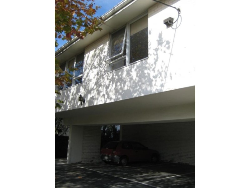 2/7 HUNTLY Street, Glen Huntly VIC 3163