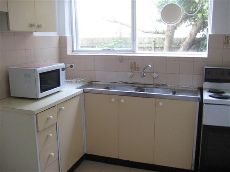 2/7 HUNTLY Street, Glen Huntly VIC 3163