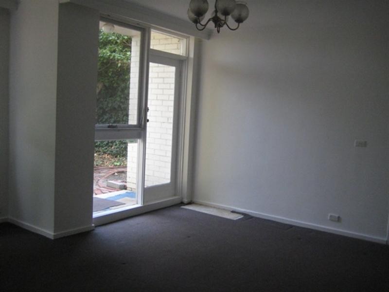 2/7 HUNTLY Street, Glen Huntly VIC 3163