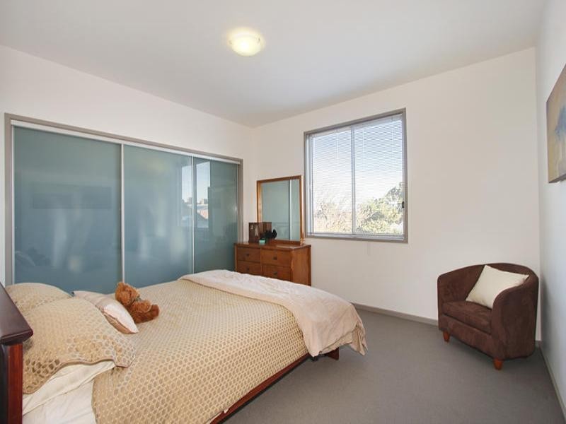 4/100 Poath Road, Hughesdale VIC 3166