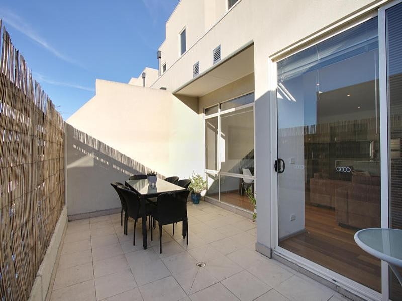 4/100 Poath Road, Hughesdale VIC 3166