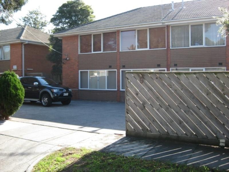 2/9 Brentwood Street, Bentleigh VIC 3204