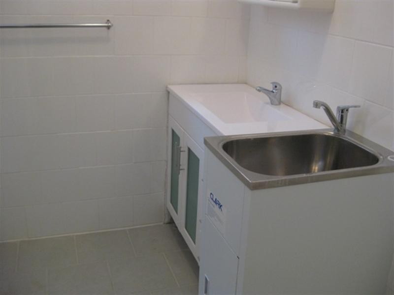 2/9 Brentwood Street, Bentleigh VIC 3204