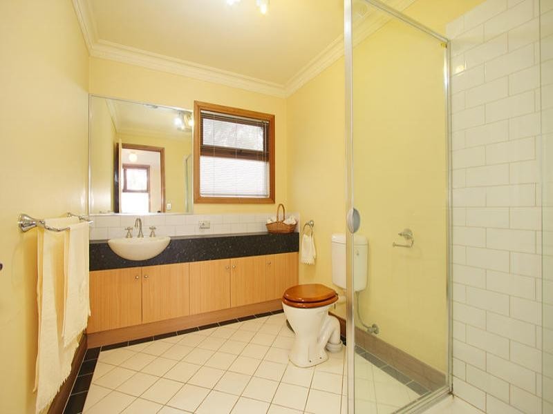 2/38 Golflinks Avenue, Oakleigh VIC 3166