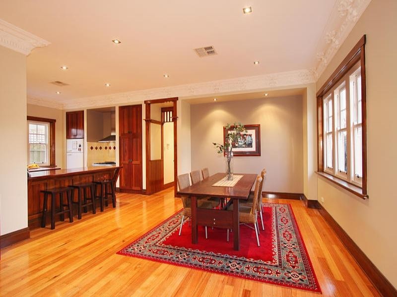 2 Carlisle Crescent, Hughesdale VIC 3166