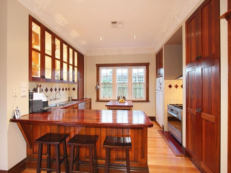 2 Carlisle Crescent, Hughesdale VIC 3166