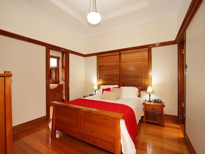 2 Carlisle Crescent, Hughesdale VIC 3166