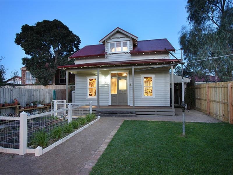 2 Carlisle Crescent, Hughesdale VIC 3166