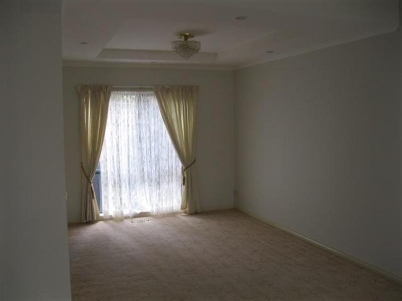 7 Kinrade Street, Hughesdale VIC 3166